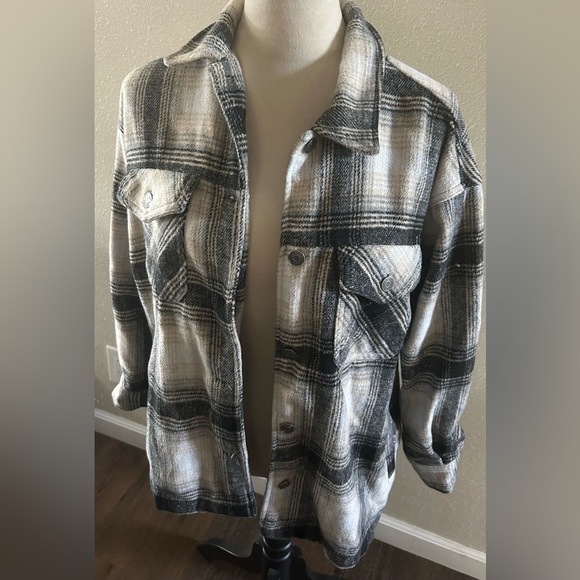 RSQ Jackets & Blazers - RSQ Women’s Plaid Button-Up Jacket size M